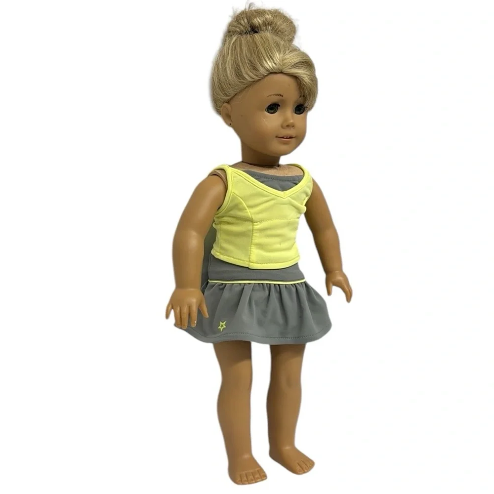 2000's American Girl Doll Long Blond Hair Hazel Green Eyes 18